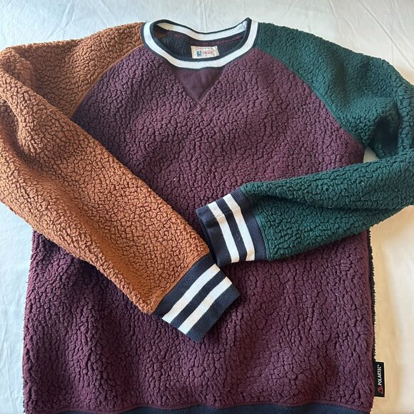 Cozy Burgundy and Green Sherpa Sweatshirt - Picture 2 of 3